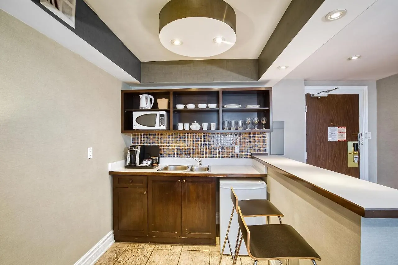טורונטו Town Inn Suites Hotel 3*,  קנדה